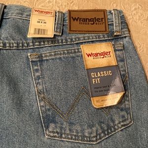 Men’s Wrangler Classic Fit jeans